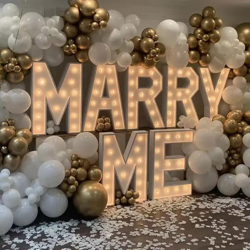 Lettere luminose a mosaico da  - Light Up Letters Marquee recensione e prezzo